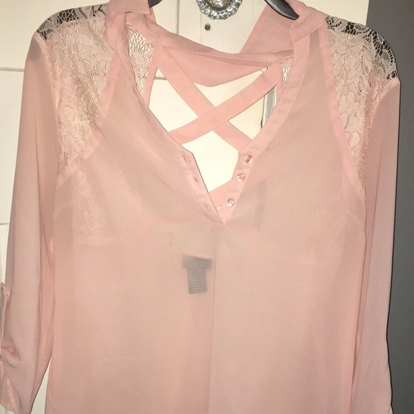 Clothes - Picture 4 of 8